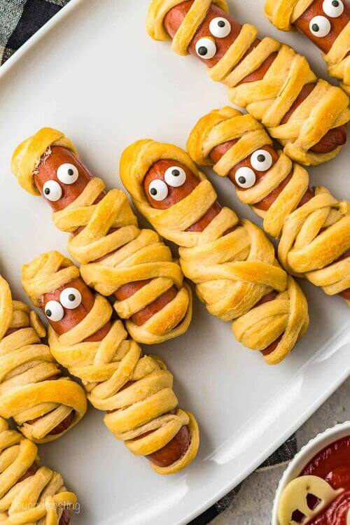 15+ Easy and Fun Halloween Treats Your Kids Will Love